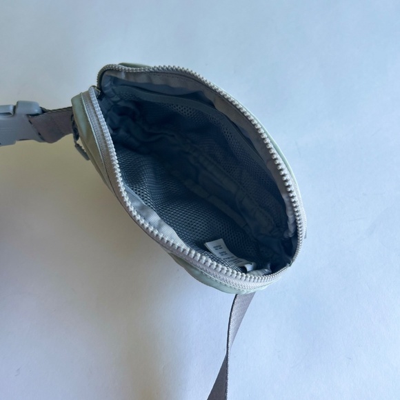 Lululemon Olive Green Nylon belt Bag One Size - Picture 7 of 10